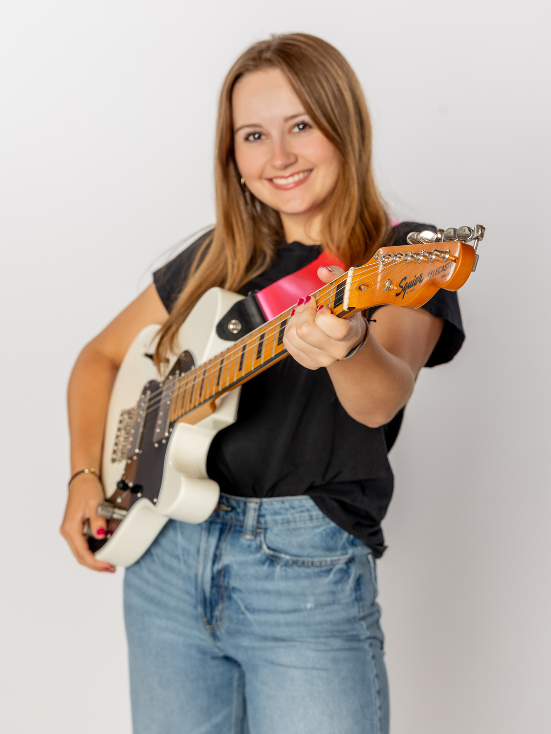 Des Moines Senior Pictures Model - Shanel guitar